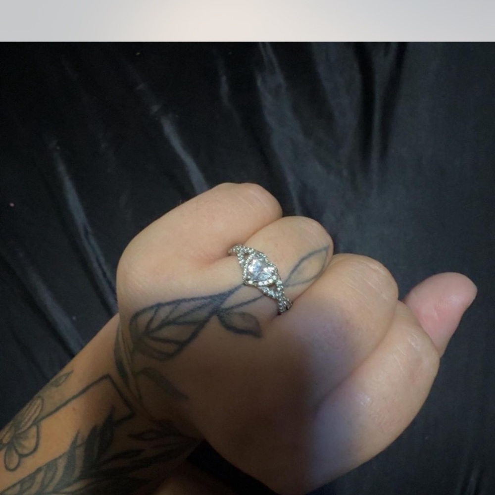 Elegant Silver Women's Ring